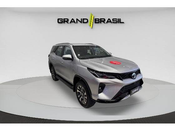 TOYOTA HILUX SW4 2.8 D-4D TURBO DIESEL SRX PLATINUM 4X4 AUTOMÁTICO